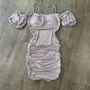 BUNDLE 2 ITEMS FOR $8✨

🌸BOUTIQUE metallic light pink mini dress ✨